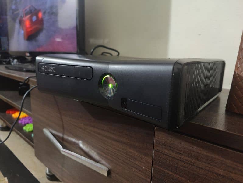 Xbox 360 Used 10/10 Condition 4