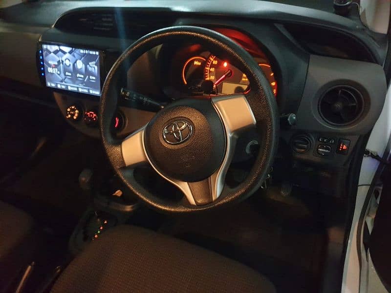 Toyota Vitz 2016 7