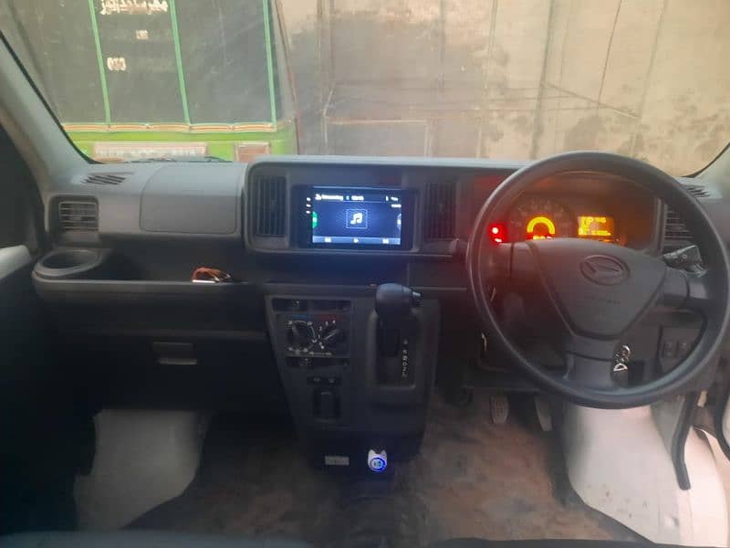 Daihatsu Hijet 2018 1