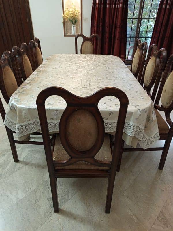 8 seater dinning table 0