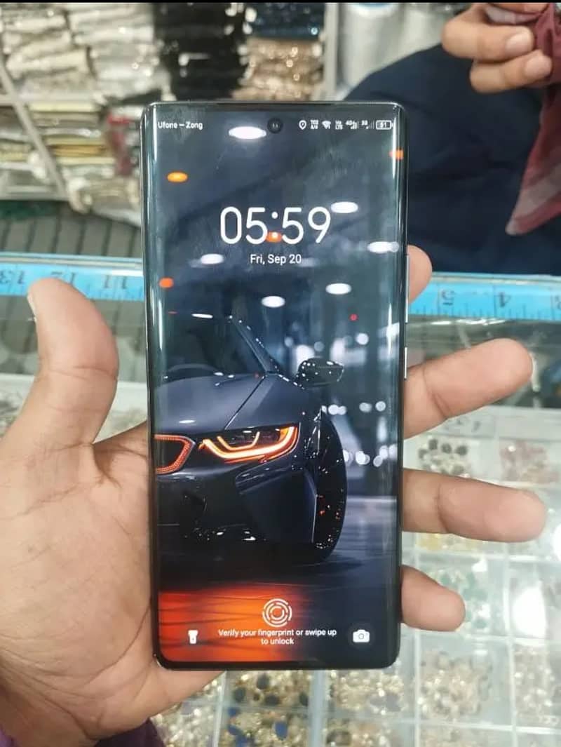 Spark 20 pro plus techno 4