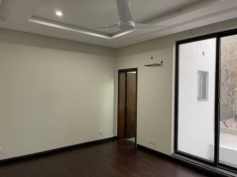 Brand New Commercial House For Rent In Gulberg. 8