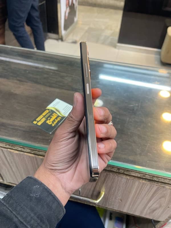 Infinix note 30 with box 8/256 1