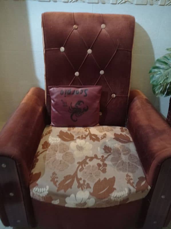 Sofa Set 5 seater ( Urgent Sale) 2