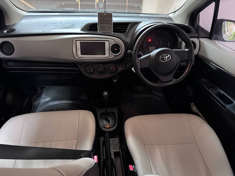 Toyota Vitz 2013 10