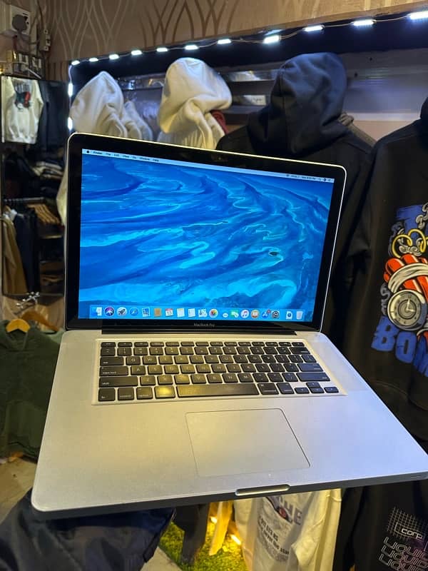 MACBOOK PRO i7 TOTAL GENIUNE FOR SALE 6