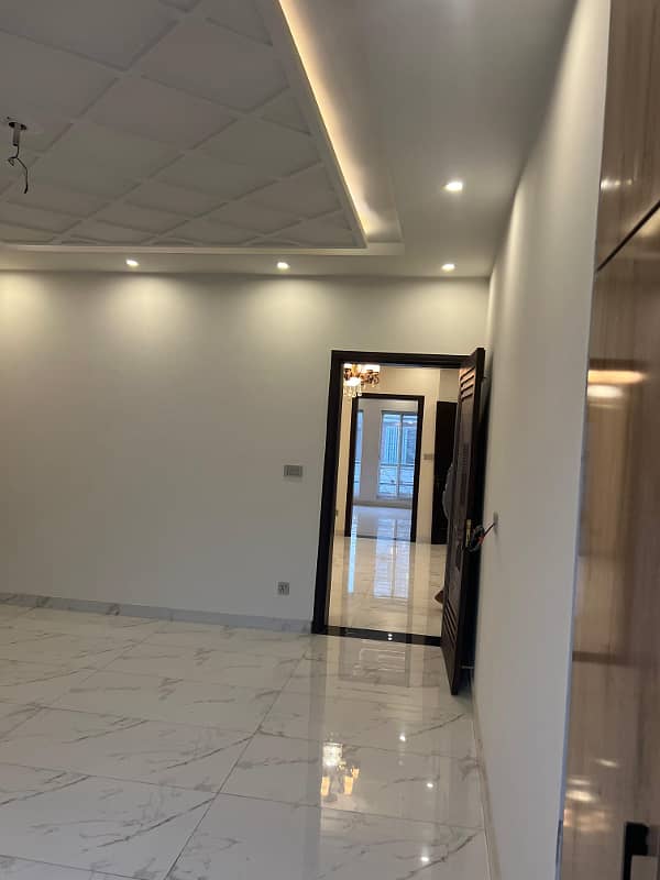 10 MARLA PERFECT LOCATION HOUSE AVAILABLE FOR SALE IN PUNJAB UNIVERSITY - BLOCK D 1