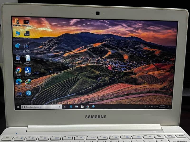 Samsung Slim laptop white Color 5