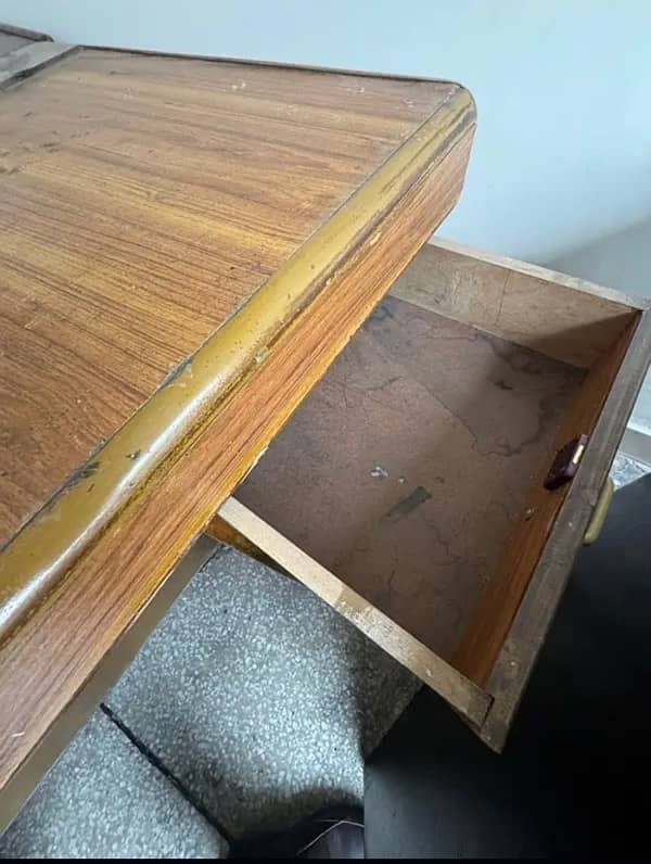 office solid table for sale !!!! 1