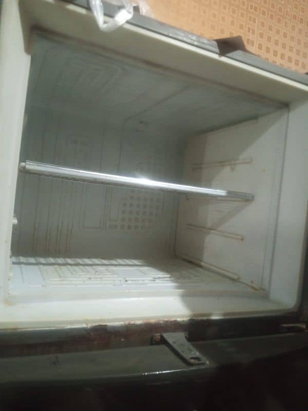 Dawlance Full size Refrigerator for sale 0