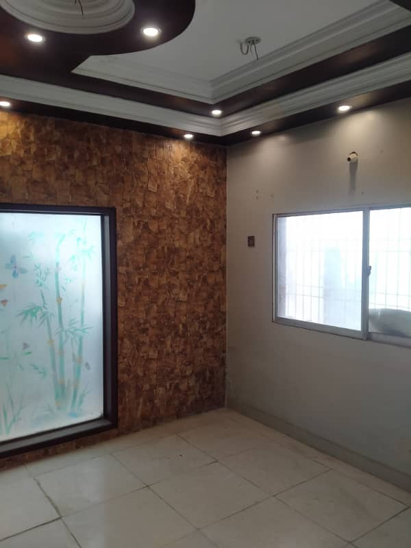 Silent com portion Ava for rent in Johar 1