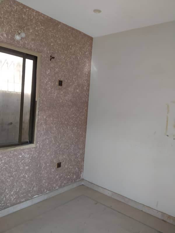 Silent com portion Ava for rent in Johar 3