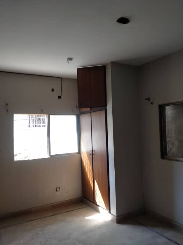 Silent com portion Ava for rent in Johar 6