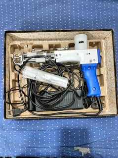 tufting gun with machine and glue