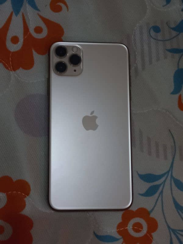 IPhone 11 pro max 256 GB Non PTA 5