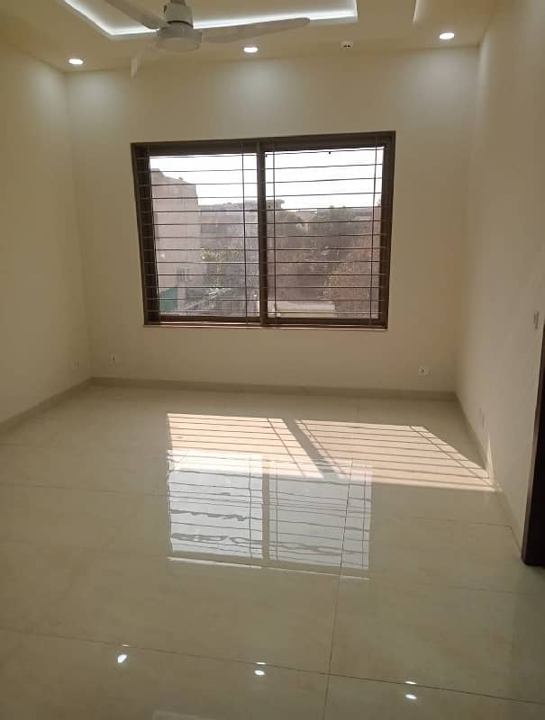 1 Kanal New Upper Portion For Rent In DHA Phase 4, Block AA, Lahore 5