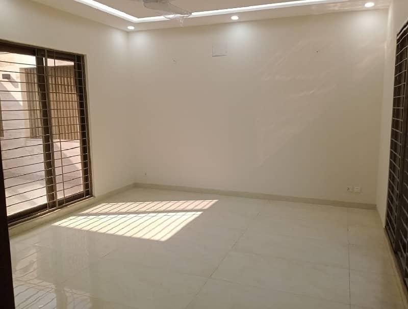 1 Kanal New Upper Portion For Rent In DHA Phase 4, Block AA, Lahore 12