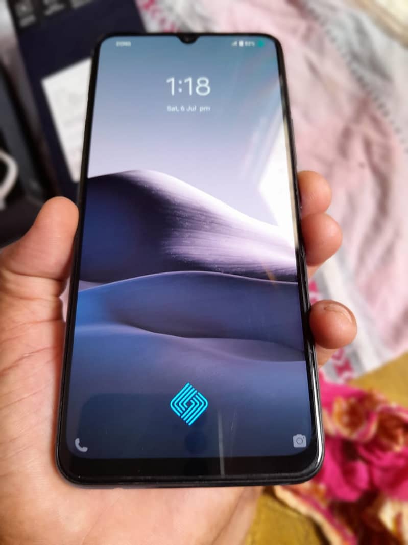 vivo v21e 10/10 condition with box 5