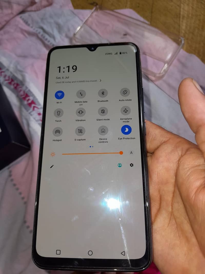 vivo v21e 10/10 condition with box 10