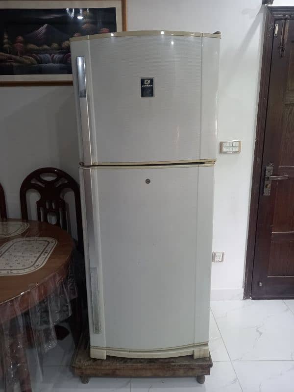 Dawlance Refrigerator Large Size l For Sale On Fair Price 4