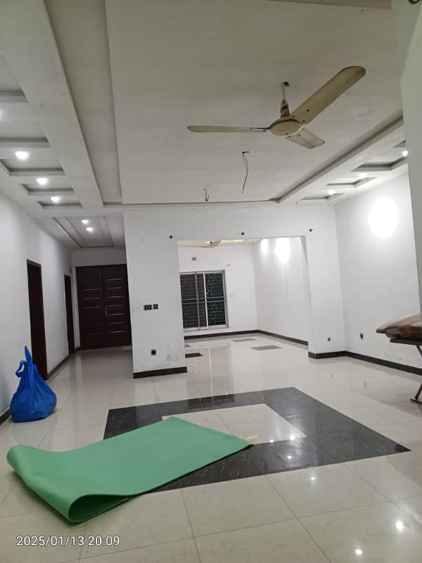 1 KANAL UPPER PORTION FOR RENT IN TIP PHASE 3 17