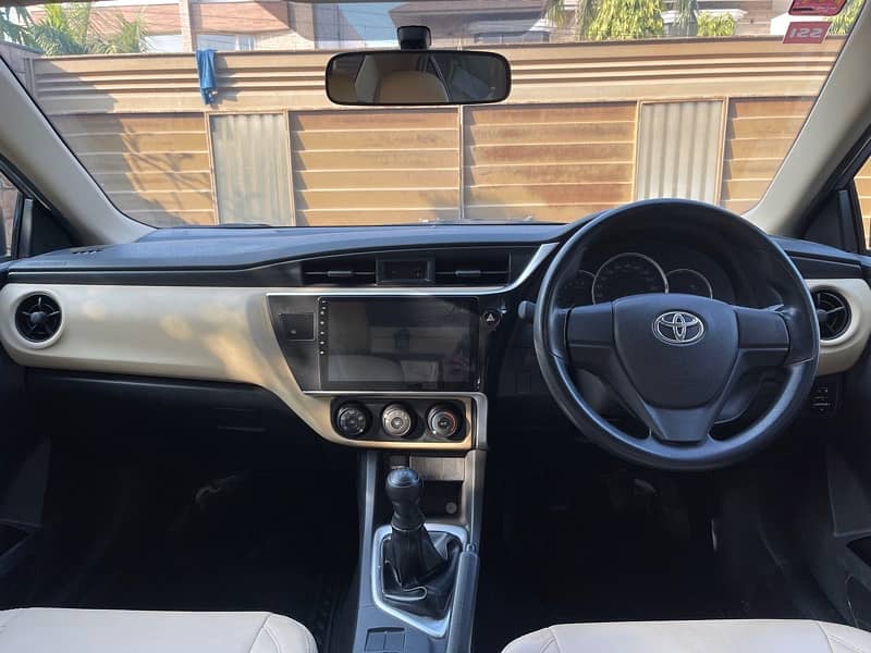 Toyota Corolla GLI Manual 2019 14