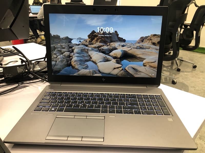 HP ZBook G5 i7 (8th Gen) -12 Core in excellent condition (10/10). 3