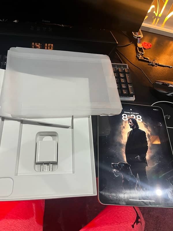 Ipad pro M2 Chip complete Box like Brand New With warranty 1