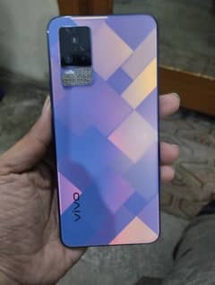 Vivo V21e with box