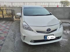 Toyota Prius Alpha 2014