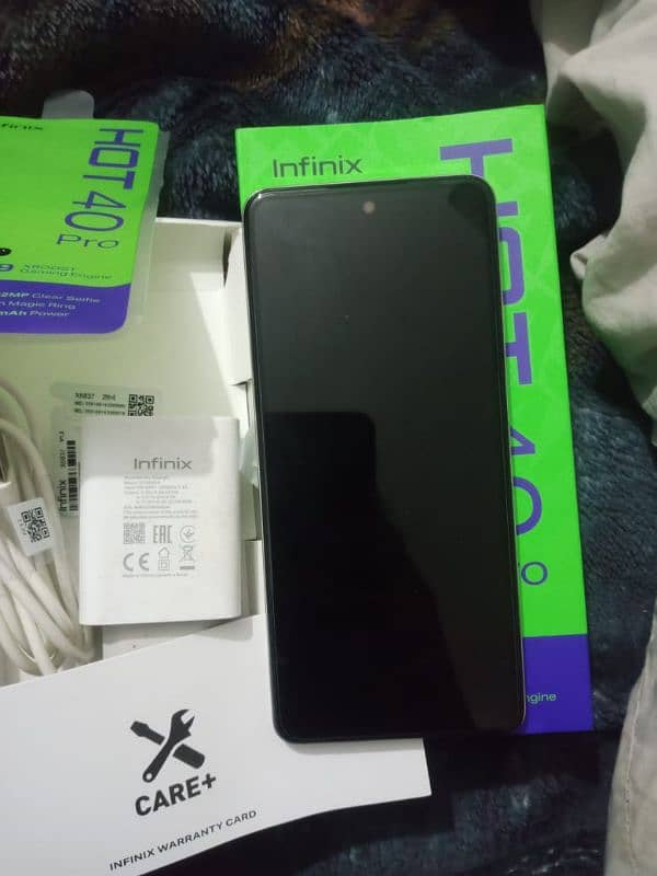 Infinix hot 40 pro 8/256 complete box 3