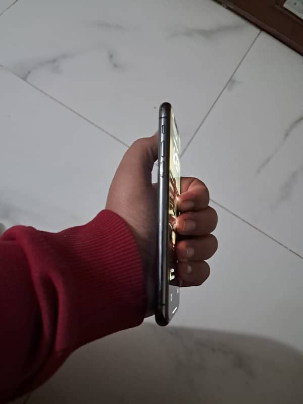 demanding iphone X 6