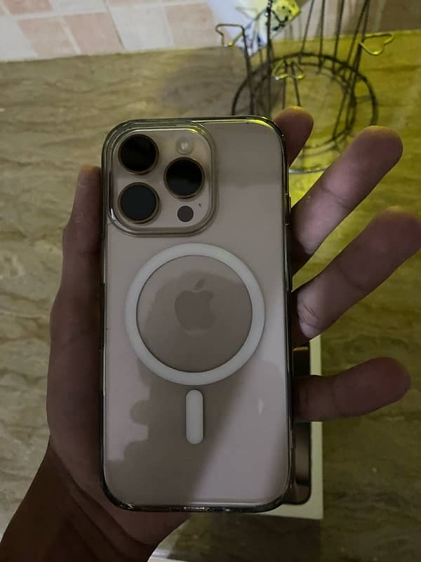 i phone 16 pro Uk model  Desert Titanium30 cycles 7