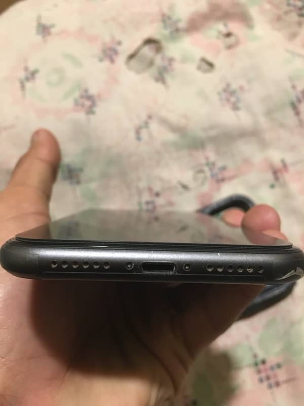 iphone 11 black color 2