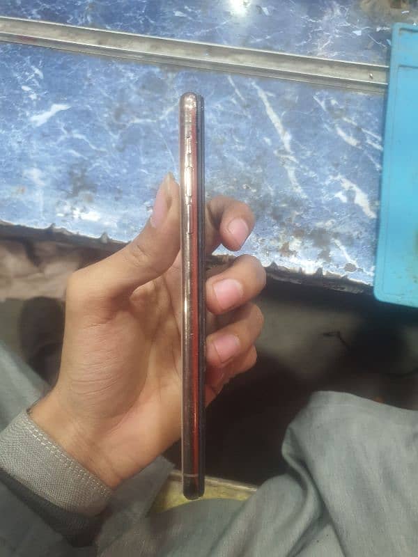 iPhone xa maxx non pta factory unlock pnal damig 4