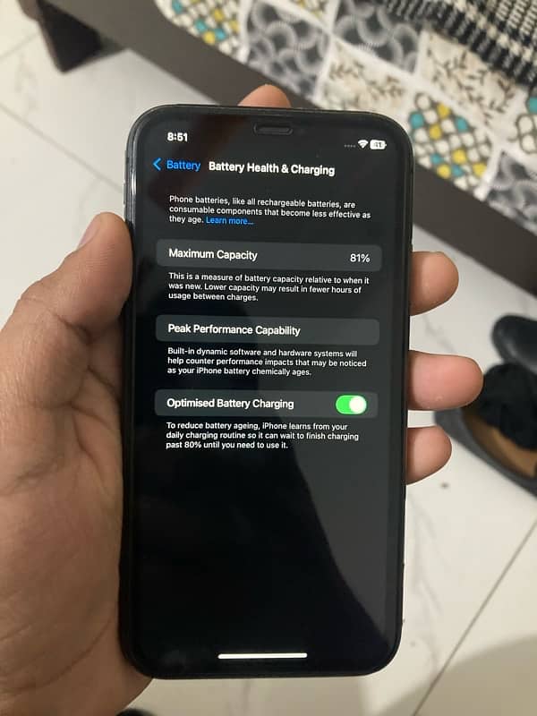 iphone 11 64gb jv for urgent sale 6