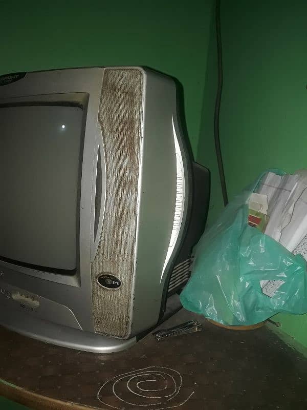 LGBT TV at best cheap price old model but very nice working 2