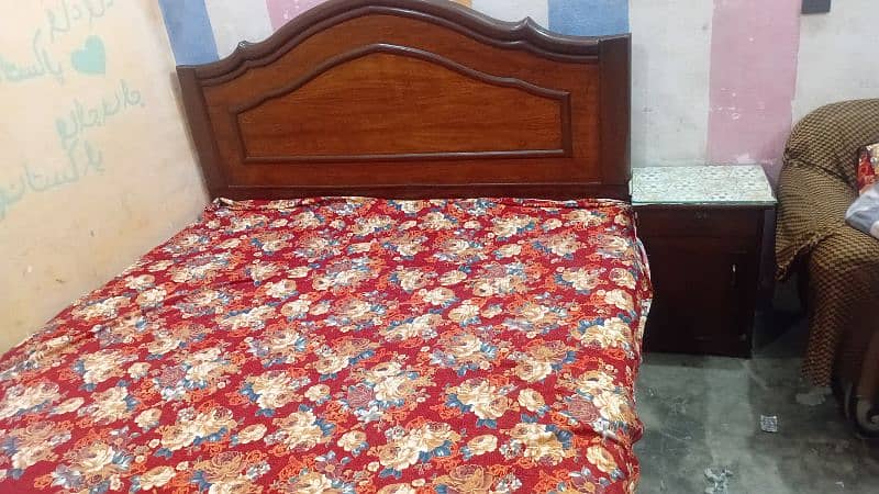 Double Bed+two side table +Dressing table +showcase condition good 1