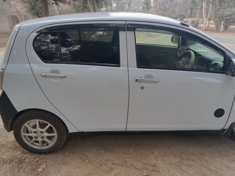 Daihatsu Mira 2016 4