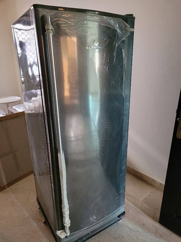 Dawlence Vertical Freezer Like Brand new 1