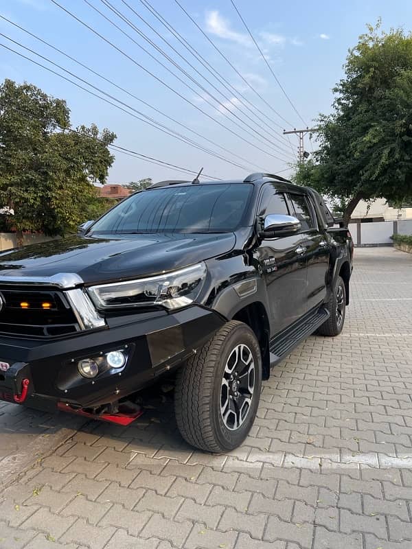 Toyota Hilux 2021 1