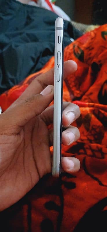 iPhone 6s 32gb non PTA good condition 2