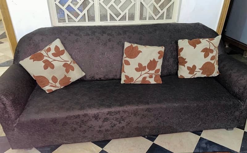 sofa for sale condition 10/10 chocolate colour 0