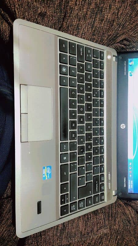 HP core i3  3rd generation 4Gb ram 0