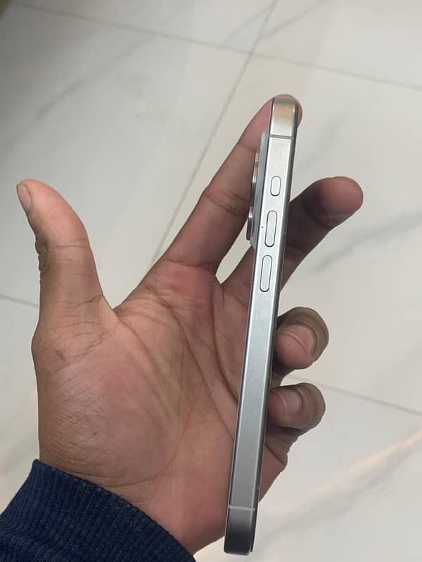 IPHONE 15 PRO JV 128 GB 4