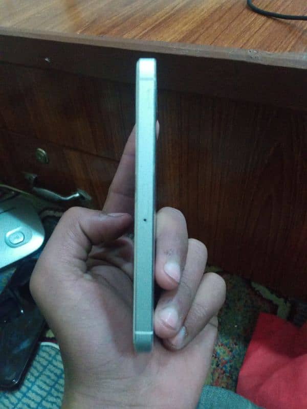 iphone 5 silver color 1