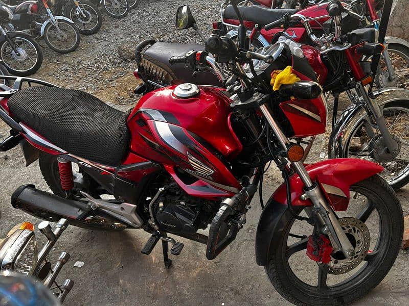 Honda cb 150f Red 4