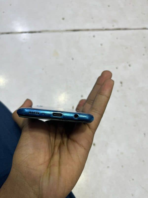 I'm selling my phone samsung a50 1800 4