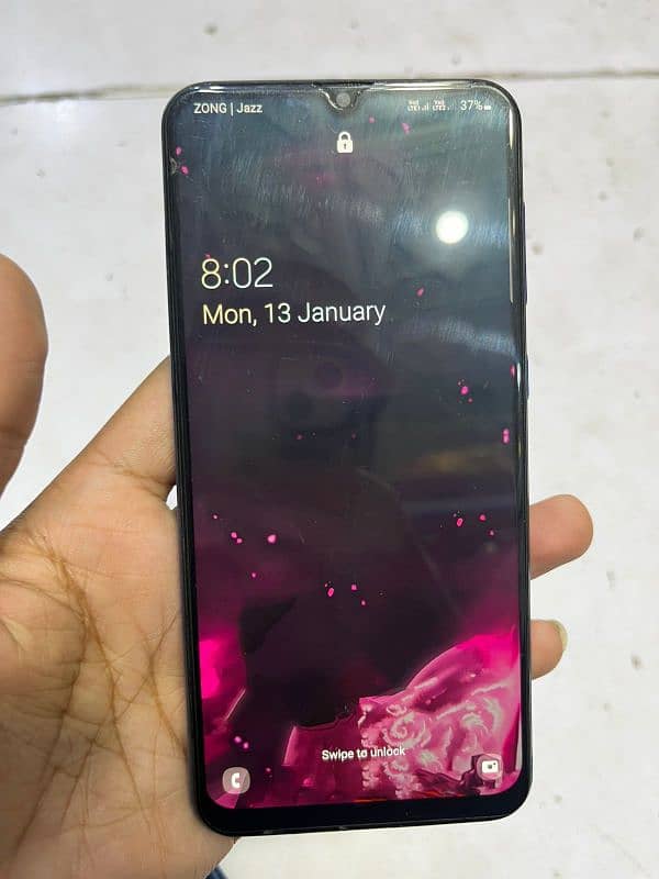 I'm selling my phone samsung a50 1800 6