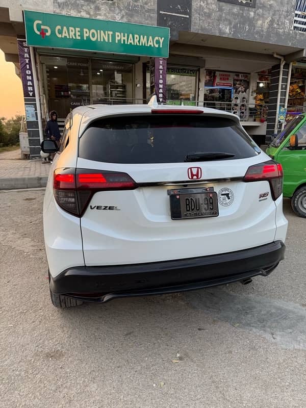 HONDA VEZEL RS HYBRID 2